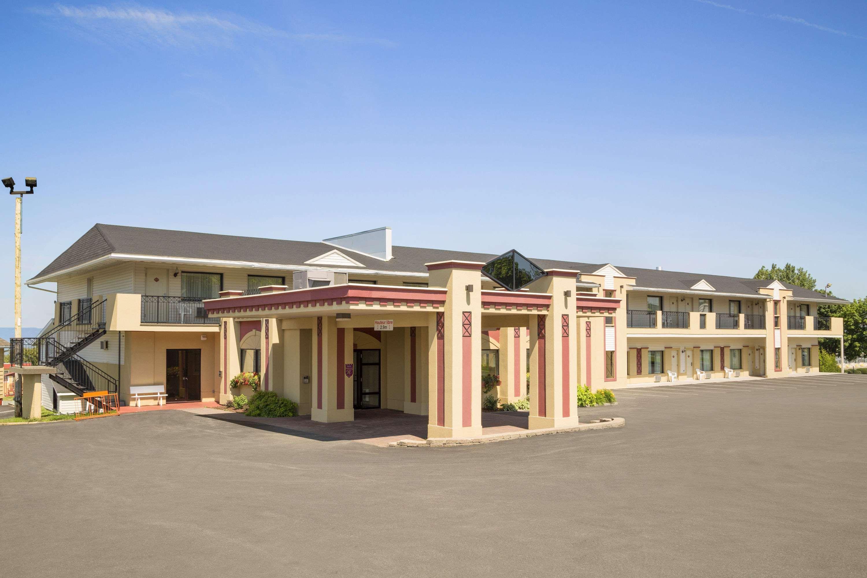 Days Inn By Wyndham Riviere-Du-Loup Exterior photo