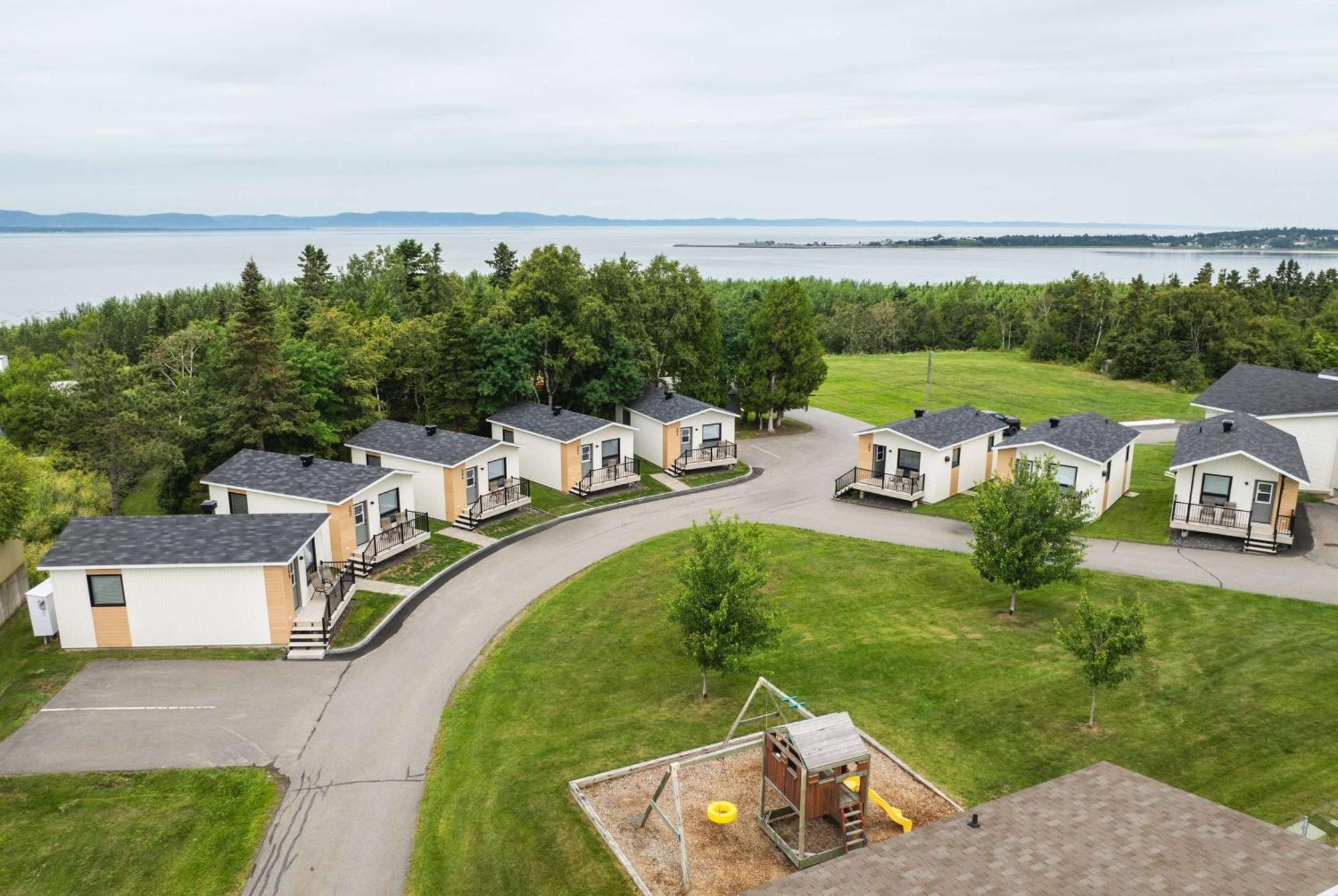 Days Inn By Wyndham Riviere-Du-Loup Exterior photo